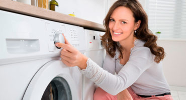 Kā tīrīt veļas mašīnu ar citronskābi?