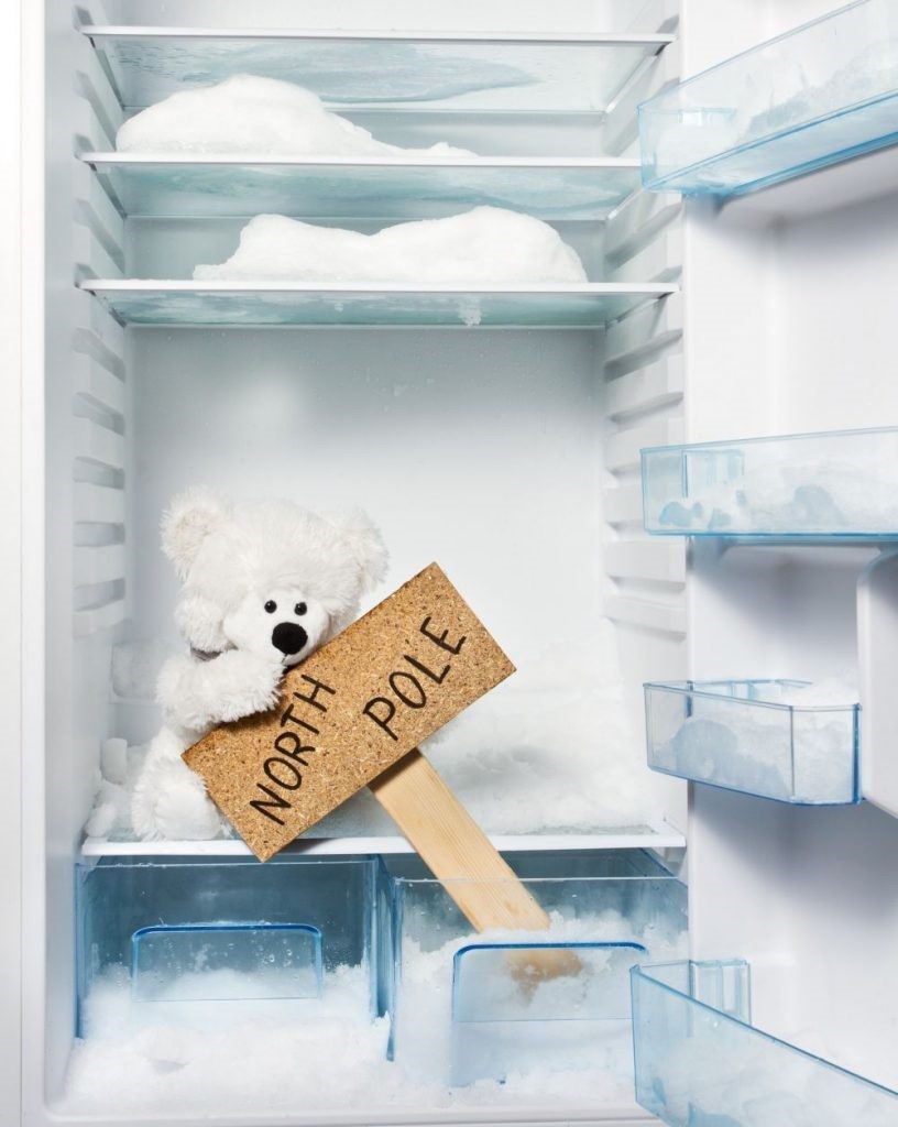 Se forma hielo en el congelador: cómo eliminar y prevenir el hielo