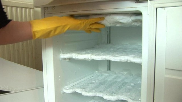Cómo descongelar rápida y correctamente un congelador y qué hacer con los alimentos durante la descongelación