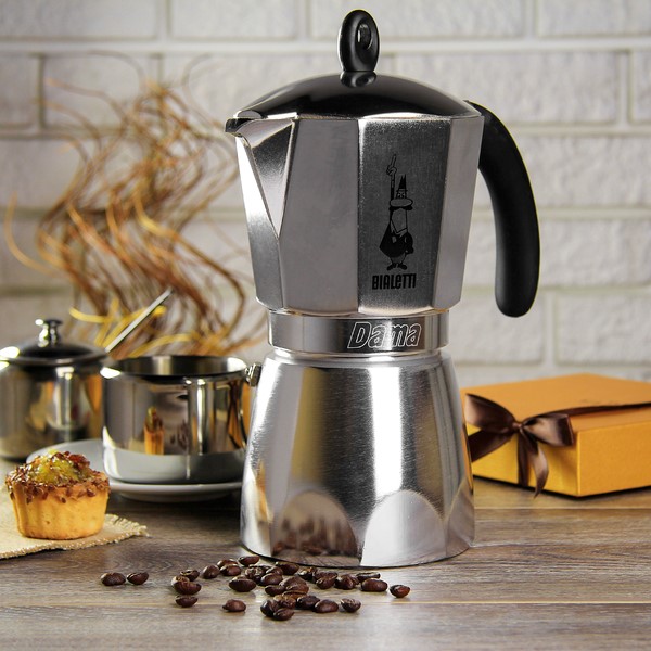 Quels sont les types de cafetières et de machines à café pour la maison: leurs avantages et inconvénients et leurs différences