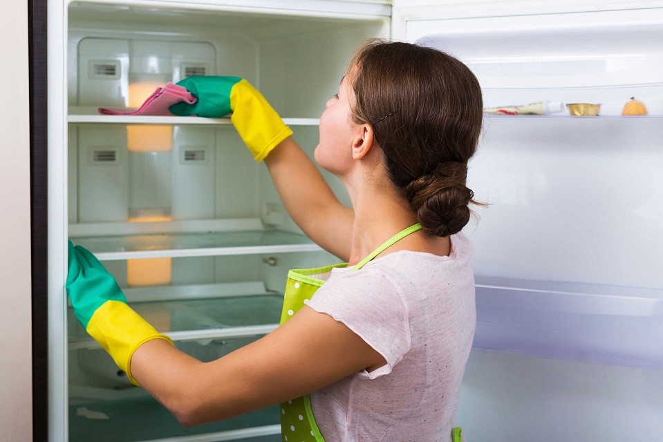 Comment décongeler rapidement et correctement un congélateur et que faire des aliments pendant la décongélation