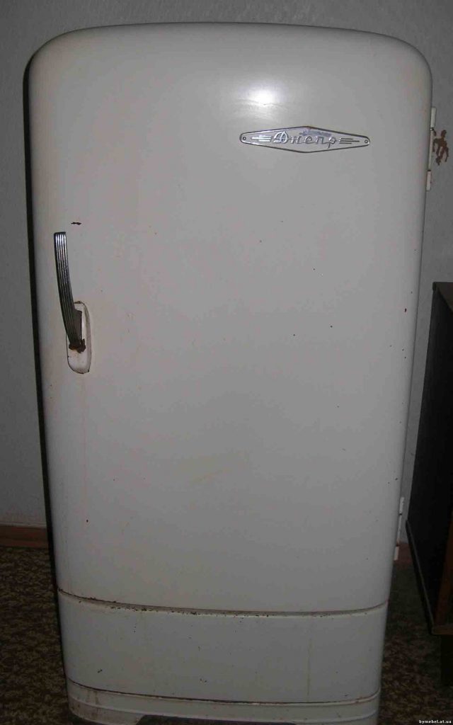 Kā no vecā ledusskapja ar savām rokām izgatavot karstu un auksti kūpinātu kūpinātavu: ierīces instrukcijas un funkcijas