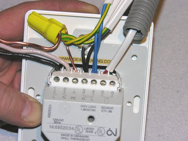 Installation av infraröda värmare och anslutning till termostat
