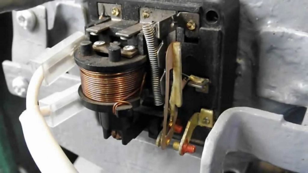 Comment démarrer un compresseur de réfrigérateur coincé sans relais - caractéristiques d'un dispositif de relais et d'un compresseur