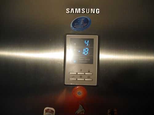تعليمات حول كيفية إيقاف تشغيل المجمد في الثلاجة