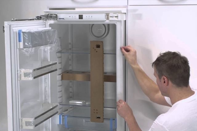 Ποια είναι η διαφορά μεταξύ ενός ενσωματωμένου ψυγείου και ενός κανονικού ψυγείου;