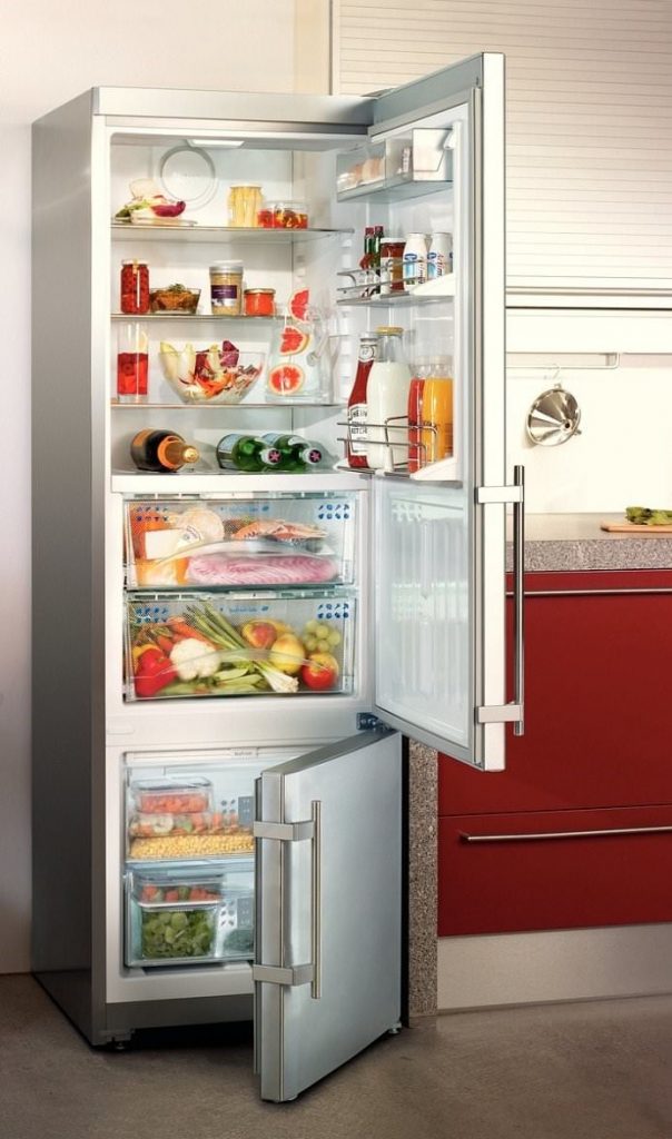Waar is de koudste plek in de koelkast - boven of onder?
