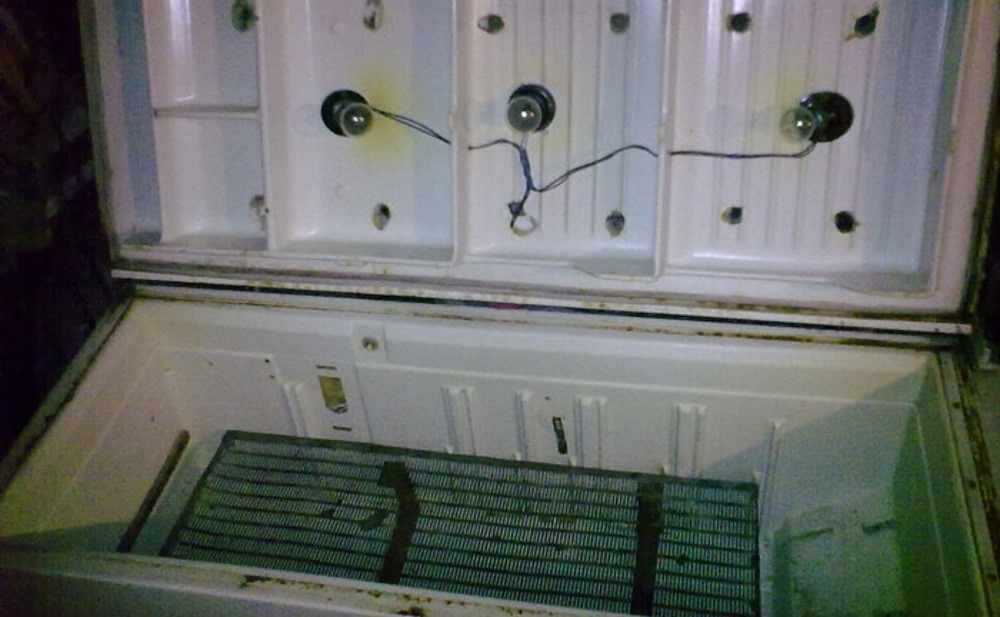 Πώς να απαλλαγείτε από ένα παλιό ψυγείο: κανόνες απόρριψης σύμφωνα με το νόμο, εταιρείες για την παραλαβή παλαιού εξοπλισμού, σπιτικές επιλογές