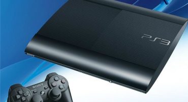 PS3 un PS4 spēļu konsolu salīdzinājums, līdzības un atšķirības