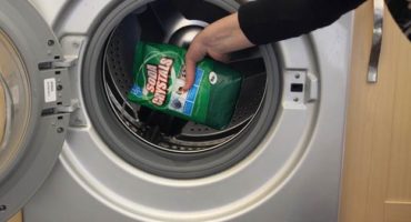 Hoe sterke geur van een wasmachine verwijderen?